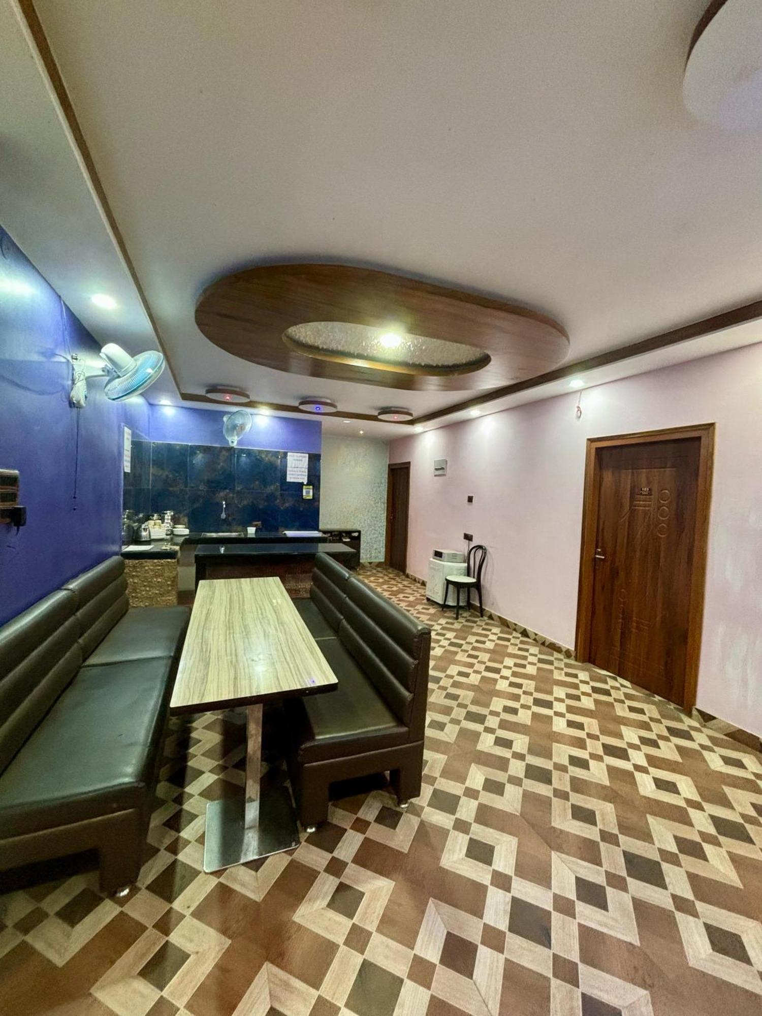 Krishna Shree Guest House グワーハーティー エクステリア 写真