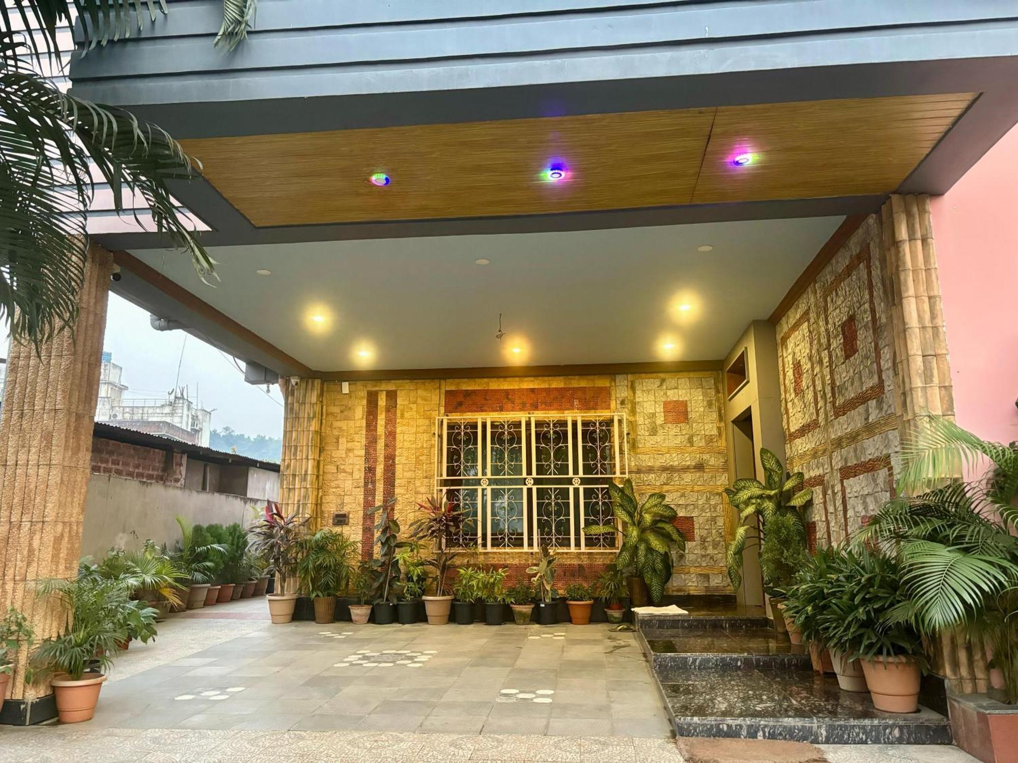 Krishna Shree Guest House グワーハーティー エクステリア 写真