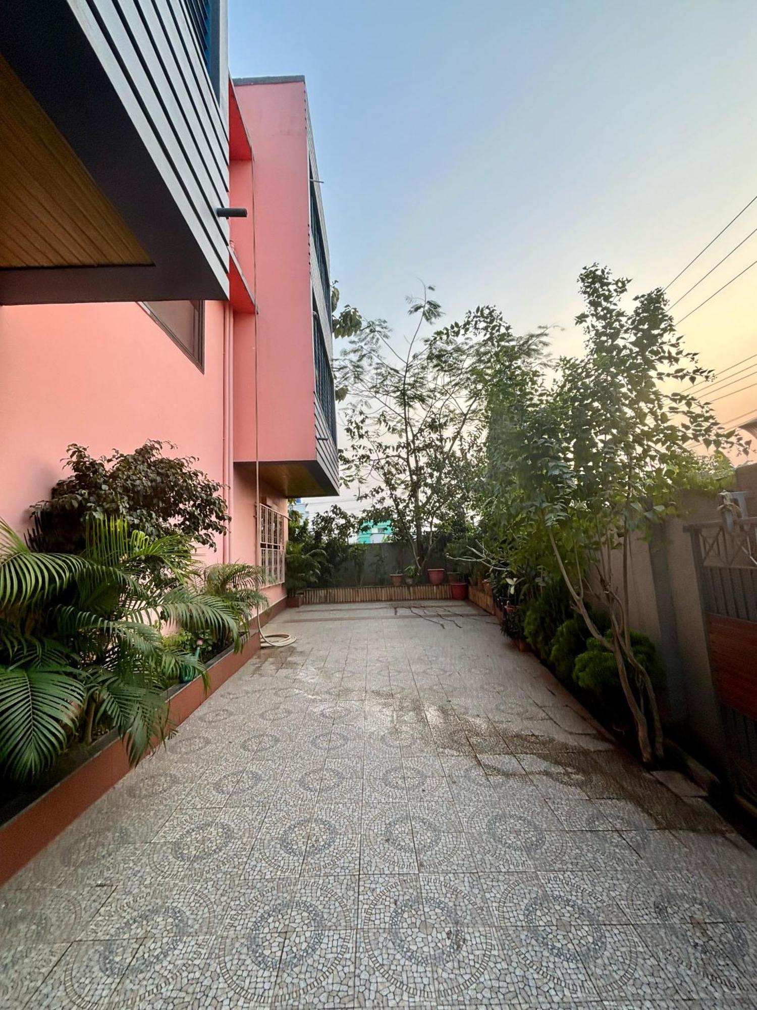 Krishna Shree Guest House グワーハーティー エクステリア 写真